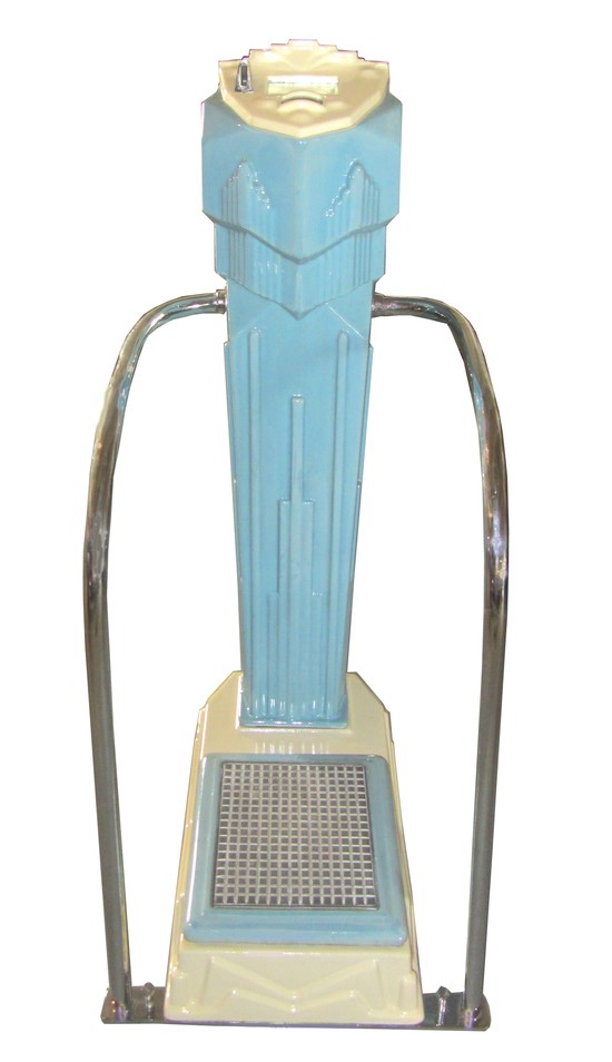Mills American Art Deco Penny Scale