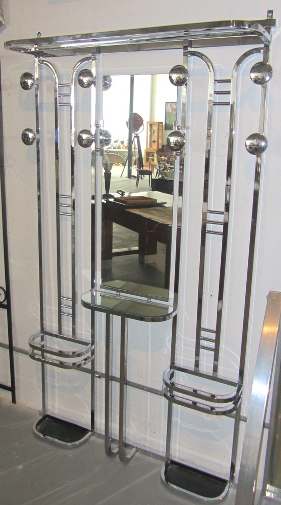 A Very Streamline French Art Deco Polished Aluminum Hall Tree