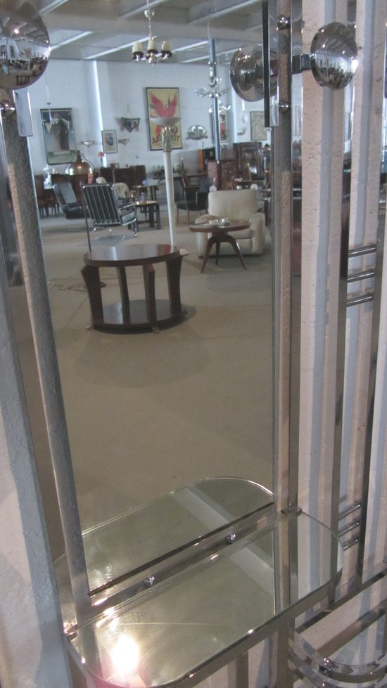 A Very Streamline French Art Deco Polished Aluminum Hall Tree